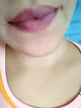 Snapshot of Anki-doll chatting on 10.30.25 Anki-doll online show from 10.30.25