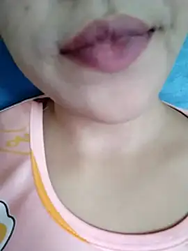 Snapshot of Anki-doll chatting on 11.01.25 Anki-doll online show from 11.01.25