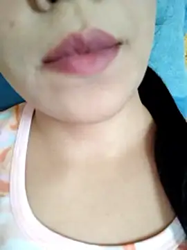 Snapshot of Anki-doll chatting on 11.04.25 Anki-doll online show from 11.04.25