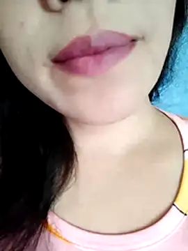 Snapshot of Anki-doll chatting on 11.09.25 Anki-doll online show from 11.09.25