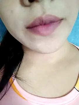 Snapshot of Anki-doll chatting on 11.11.25 Anki-doll online show from 11.11.25