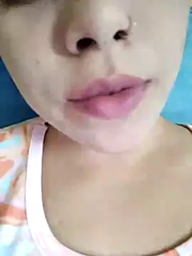 Snapshot of Anki-doll chatting on 11.14.25 Anki-doll online show from 11.14.25