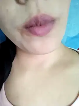 Snapshot of Anki-doll chatting on 11.20.25 Anki-doll online show from 11.20.25