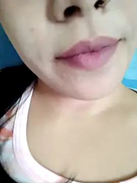 Snapshot of Anki-doll chatting on 11.29.25 Anki-doll online show from 11.29.25