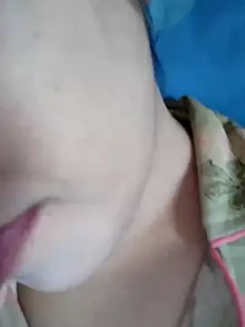 Snapshot of Anki-doll chatting on 11.30.25 Anki-doll online show from 11.30.25