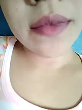 Snapshot of Anki-doll chatting on 12.01.25 Anki-doll online show from 12.01.25