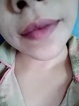 Snapshot of Anki-doll chatting on 12.02.25 Anki-doll online show from 12.02.25