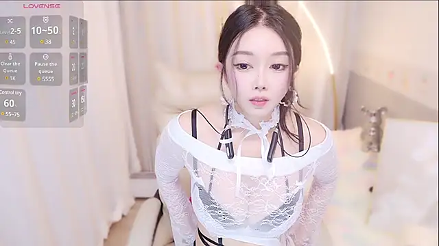 Snapshot of xiaoxiaoguaibao chatting on 01.06.25 xiaoxiaoguaibao online show from 01.06.25