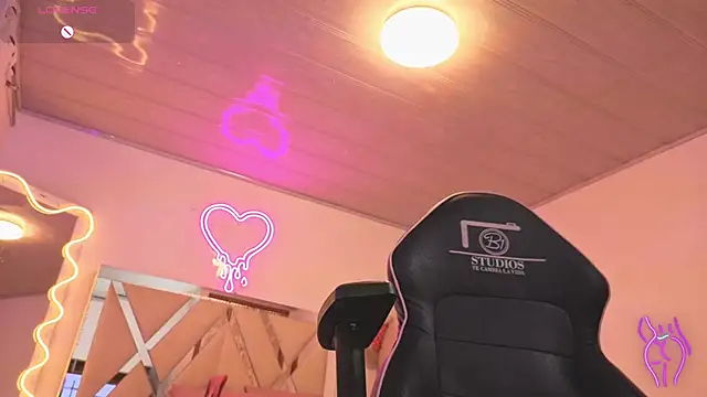 Laylafoxy tay online show from 10.22.25