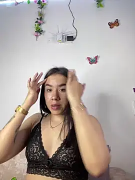 Snapshot of Im_Valen_Cute chatting on 12.22.24 Im Valen Cute online show from 12.22.24