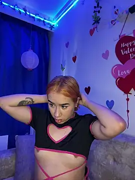 Snapshot of Im_Valen_Cute chatting on 02.12.25 Im Valen Cute online show from 02.12.25