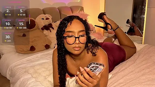 Amber  Sanchez online show from 10.18.25