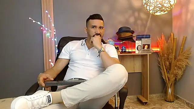 Reiko 85  online show from 03.10.26