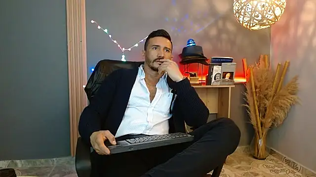 Reiko 85  online show from 03.30.26