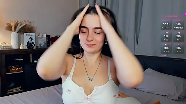 Snapshot of DracosMoon chatting on 11.14.25 DracosMoon online show from 11.14.25