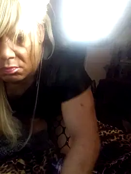 Snapshot of Cumhrd777 chatting on 09.29.25 Cumhrd777 online show from 09.29.25