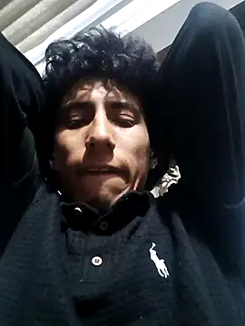 Snapshot of alexander32r chatting on 11.13.25 alexander32r online show from 11.13.25