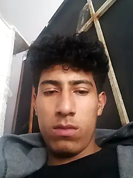 Snapshot of alexander32r chatting on 11.26.25 alexander32r online show from 11.26.25