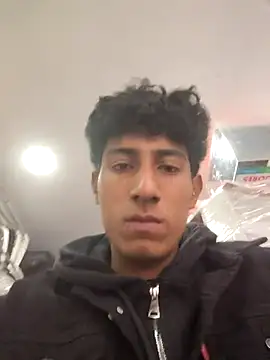 Snapshot of alexander32r chatting on 12.04.25 alexander32r online show from 12.04.25