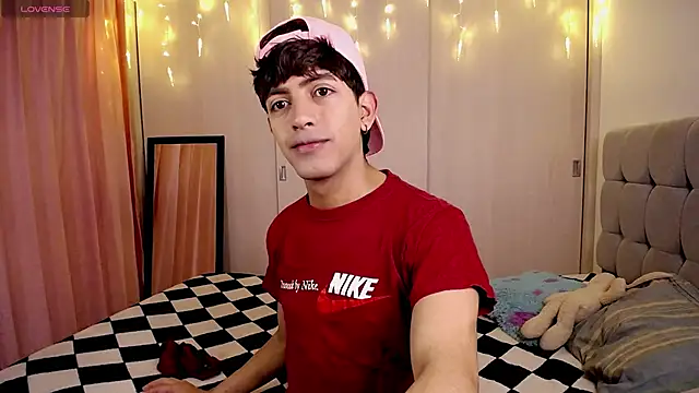 teobowny  online show from 12.12.24