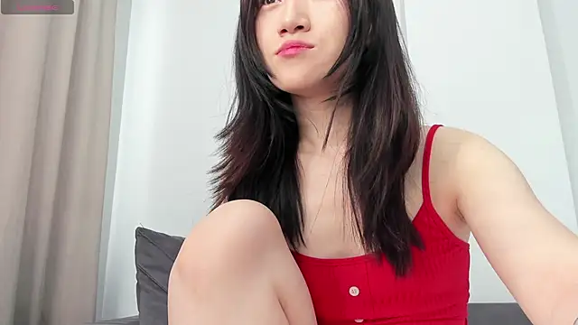 Snapshot of aenie chatting on 02.21.25 aenie online show from 02.21.25