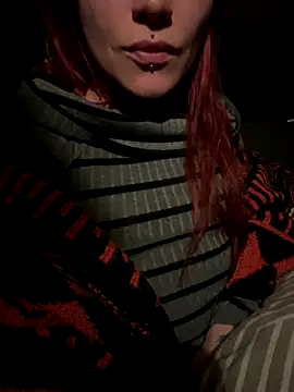 Snapshot of complicata_mente chatting on 11.27.25 complicata mente online show from 11.27.25