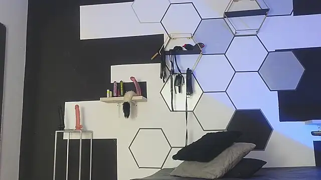 haileycat online show from 01.24.25