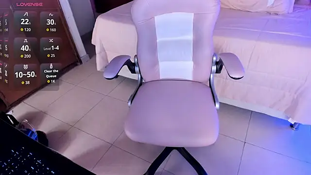 Kitty Pam online show from 10.24.25