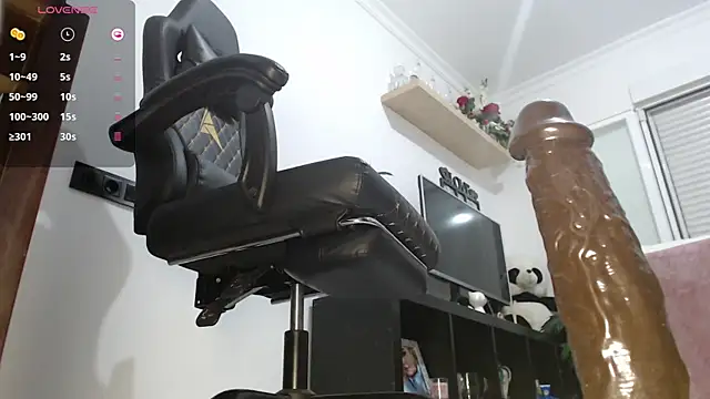 Snapshot of Genesisgems11_ chatting on 09.10.25 Genesisgems11  online show from 09.10.25