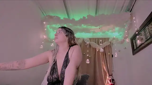 Lauu G online show from 12.17.24