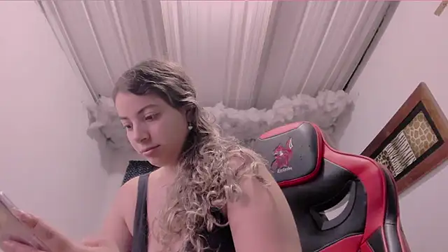 Lauu G online show from 09.17.25