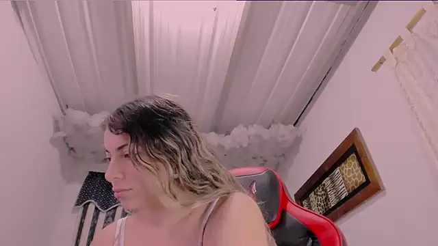 Lauu G online show from 09.18.25