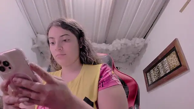 Lauu G online show from 09.28.25