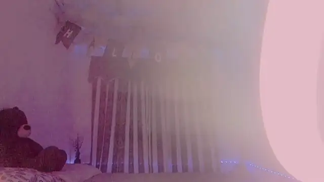 Lauu G online show from 10.12.25