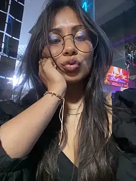 Jade Zephyra online show from 02.15.25