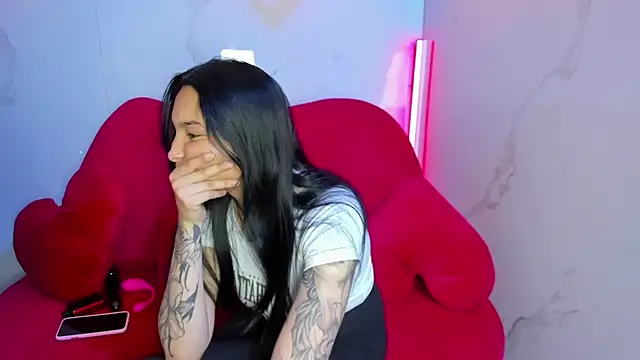 ChloeeTompson  online show from 11.11.25