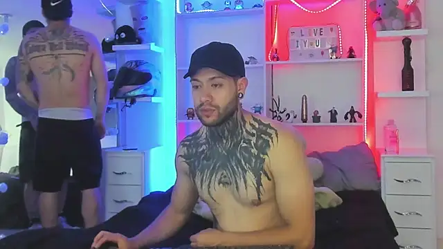 Snapshot of _tatho_perovich_ chatting on 12.20.24 tatho perovich online show from 12.20.24