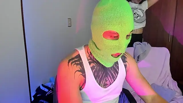 Snapshot of _tatho_perovich_ chatting on 02.19.25 tatho perovich online show from 02.19.25