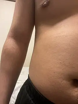 YU-KI00 online show from 11.18.25