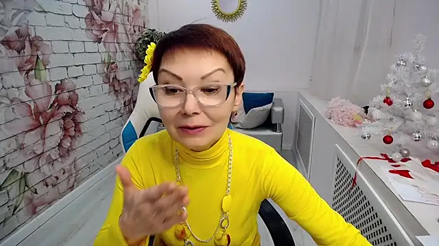 Snapshot of Cutie_Asya chatting on 12.11.24 Cutie Asya online show from 12.11.24