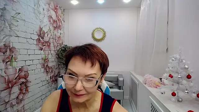 Snapshot of Cutie_Asya chatting on 12.17.24 Cutie Asya online show from 12.17.24