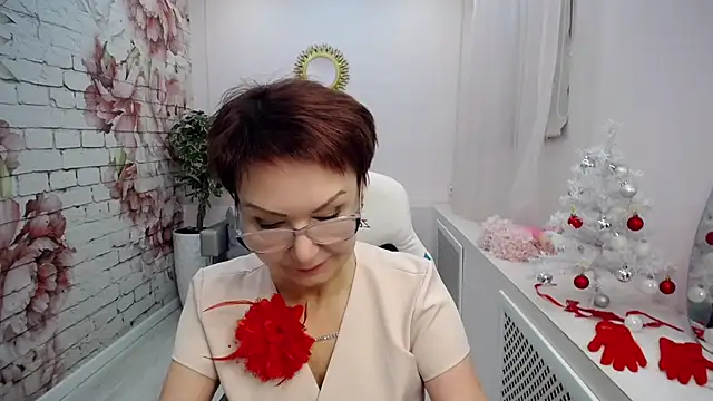 Snapshot of Cutie_Asya chatting on 12.25.24 Cutie Asya online show from 12.25.24