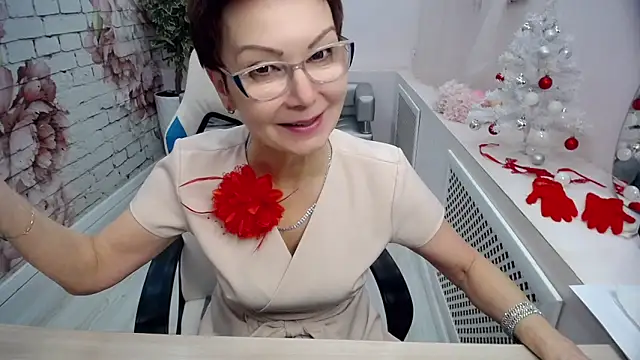 Snapshot of Cutie_Asya chatting on 12.25.24 Cutie Asya online show from 12.25.24