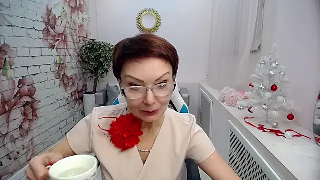 Snapshot of Cutie_Asya chatting on 12.25.24 Cutie Asya online show from 12.25.24