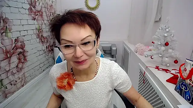 Snapshot of Cutie_Asya chatting on 12.26.24 Cutie Asya online show from 12.26.24