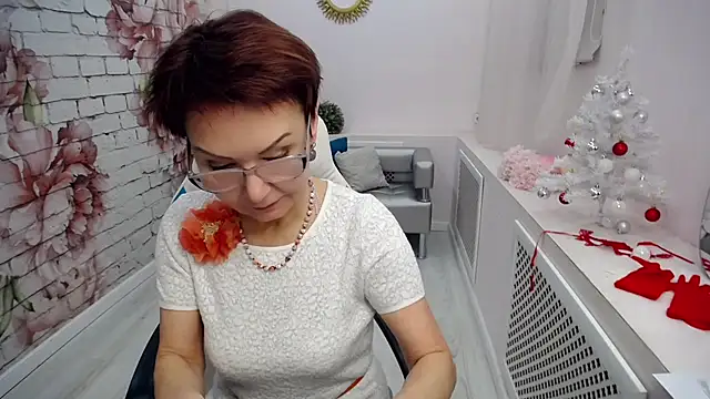 Snapshot of Cutie_Asya chatting on 12.26.24 Cutie Asya online show from 12.26.24