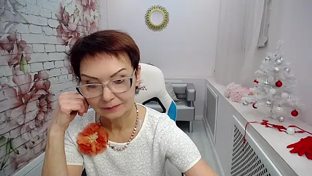 Snapshot of Cutie_Asya chatting on 12.26.24 Cutie Asya online show from 12.26.24