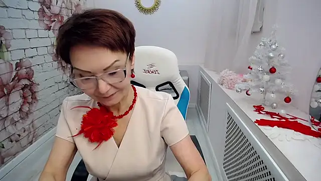 Snapshot of Cutie_Asya chatting on 12.30.24 Cutie Asya online show from 12.30.24