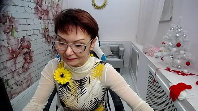 Snapshot of Cutie_Asya chatting on 01.04.25 Cutie Asya online show from 01.04.25