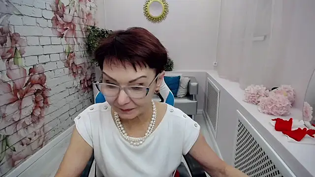 Snapshot of Cutie_Asya chatting on 01.22.25 Cutie Asya online show from 01.22.25